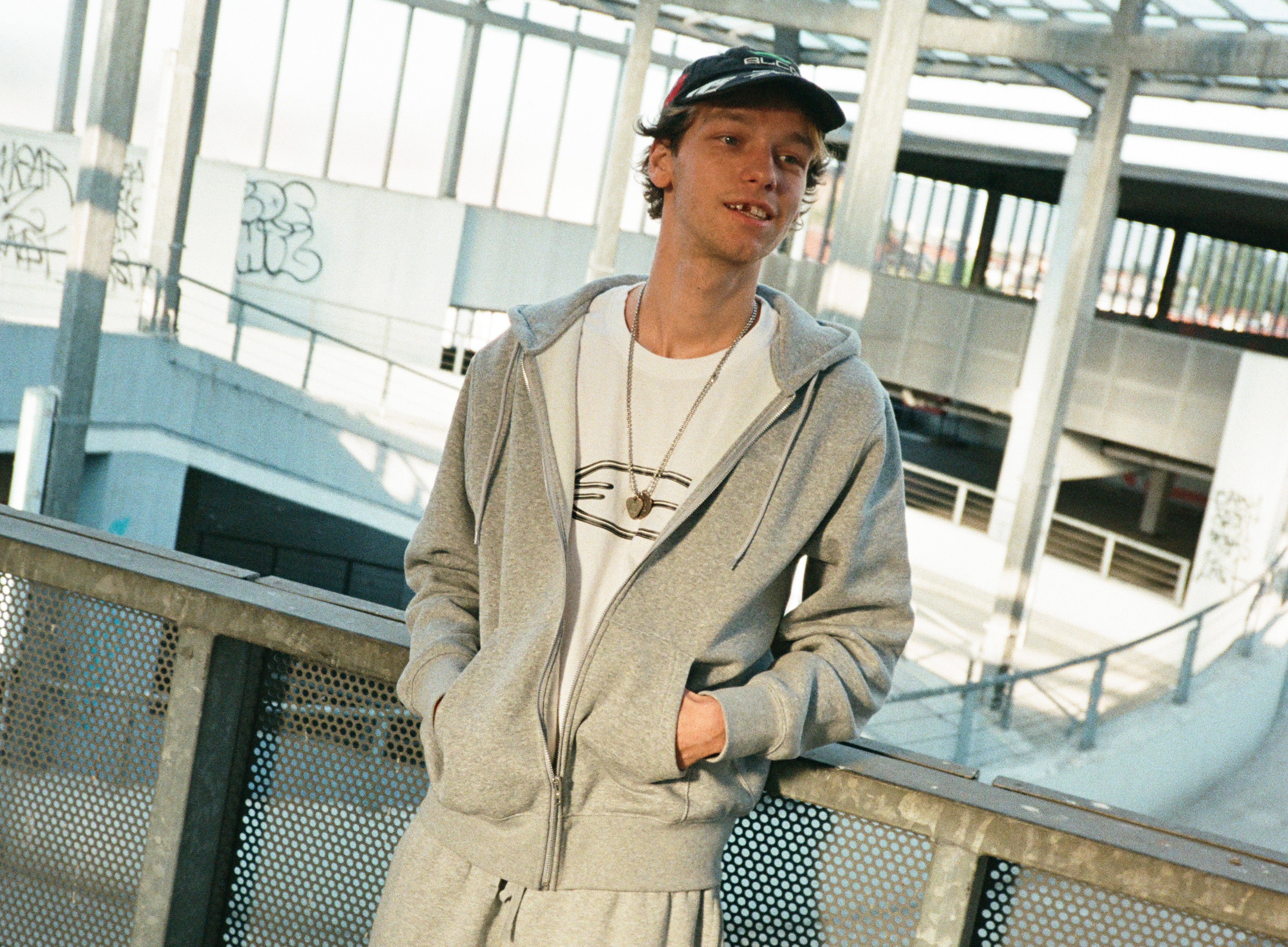 VAYY - YOUR SOURCE FOR THE BEST BRANDS AND ARTIST STUFF